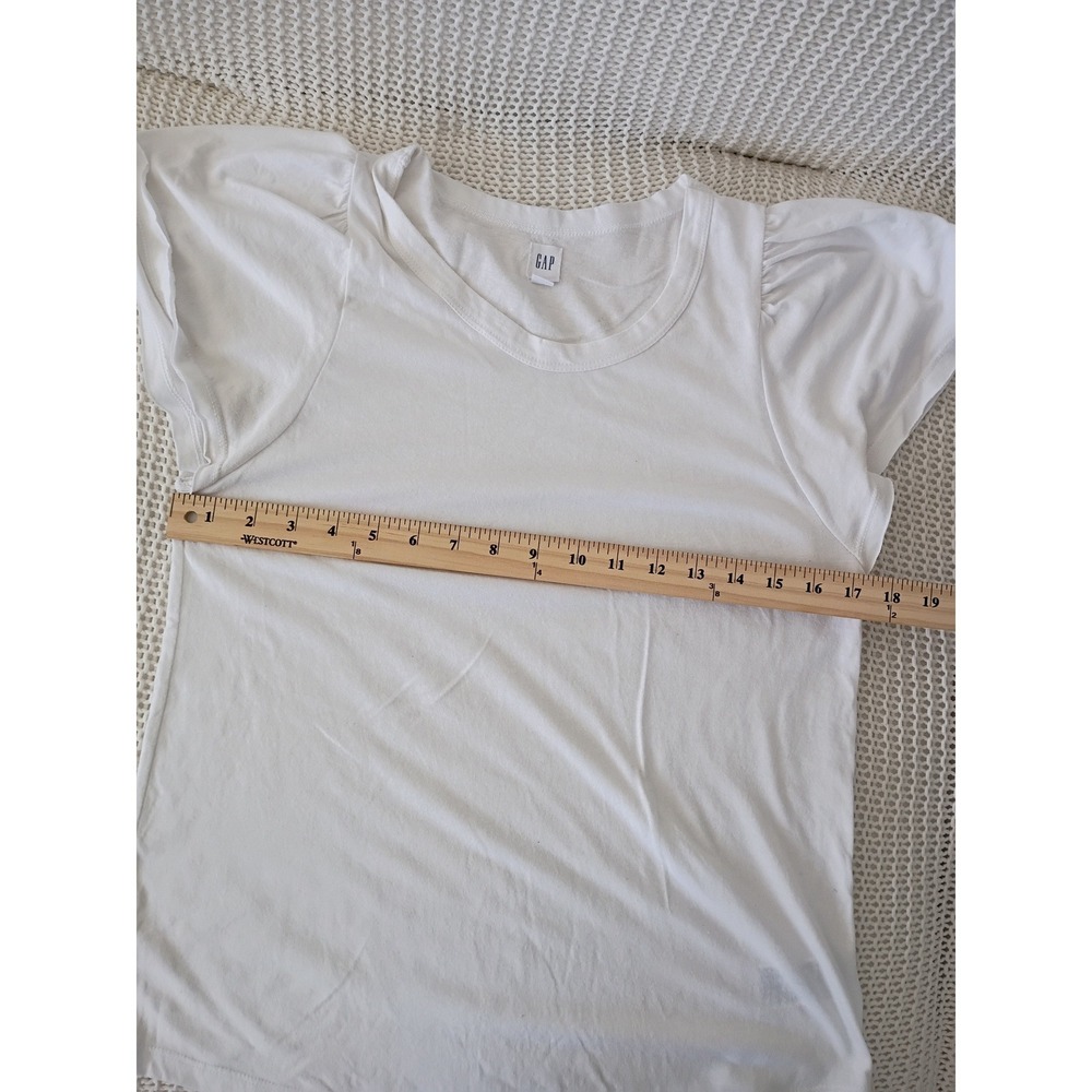 Gap White Puff Sleeve Tee & Active Basic Black V-… - image 3